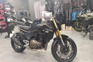 Мотоцикл QJMOTOR SRK 550